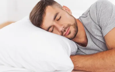 Pourquoi la qualité du sommeil influence la santé des cheveux