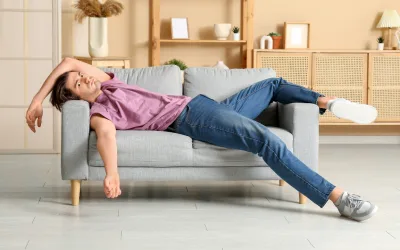 Fatigue chronique et chute de cheveux : un signal d’alerte à ne pas ignorer